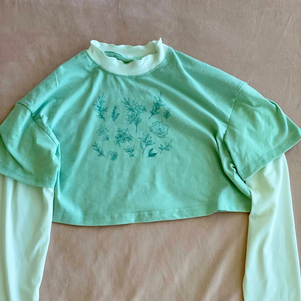 Cropped teal longsleeve